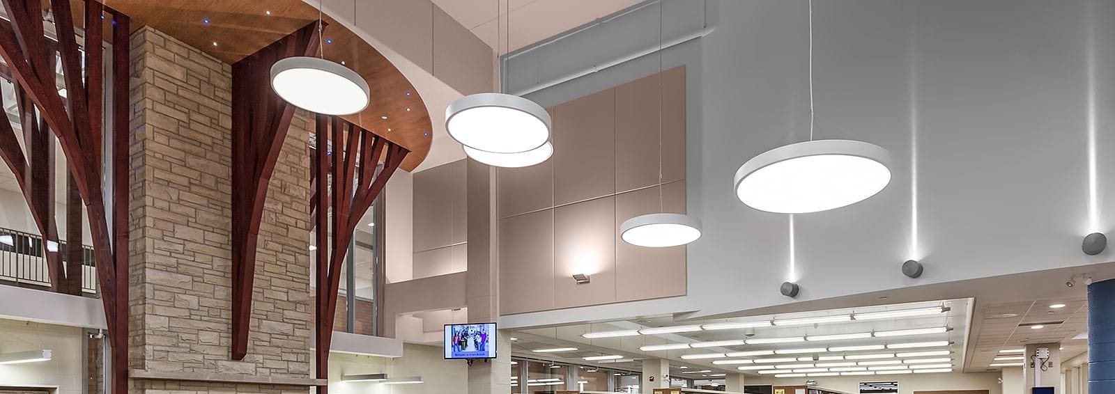 Institutional building using thermal mass system